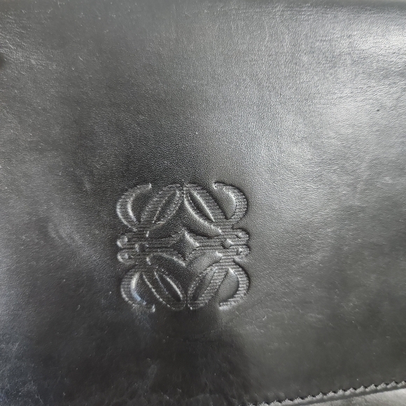 Loewe leather clutch with suede interior. - Picture 15 of 15